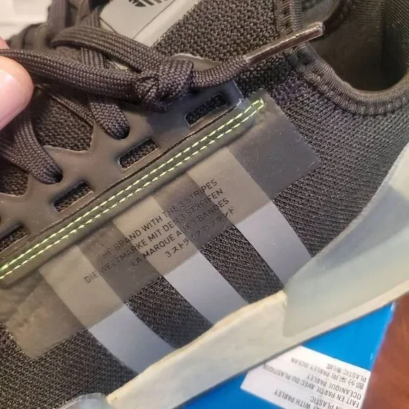 Adidas NMD R1.V2 - Picture 2 of 8